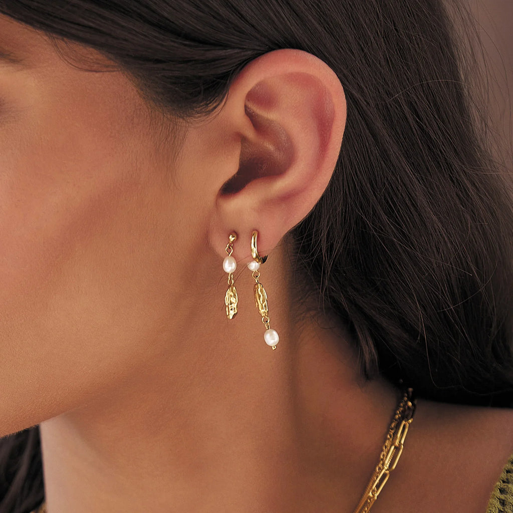 AMRS OF EVE MIMI PEARL & GOLD EARRINGS