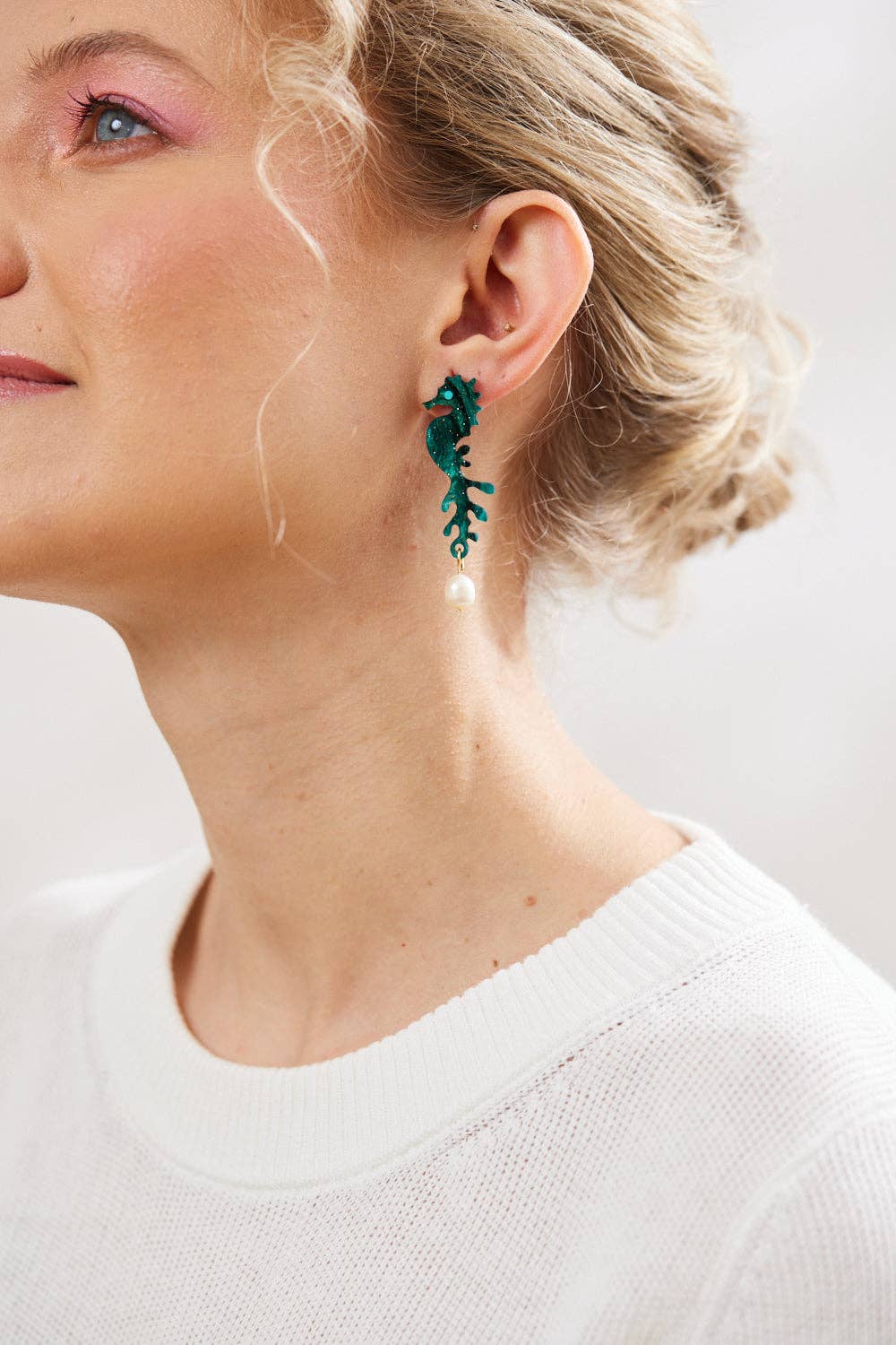 Sea Horse + Pearl - Emerald