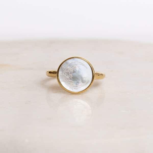 Divine Ring in Gold