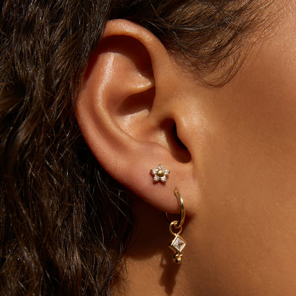 Gardenia Gold Studs - Stone