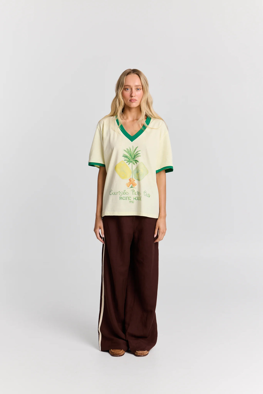 MAKU PICKLEBALL V-NECK TEE