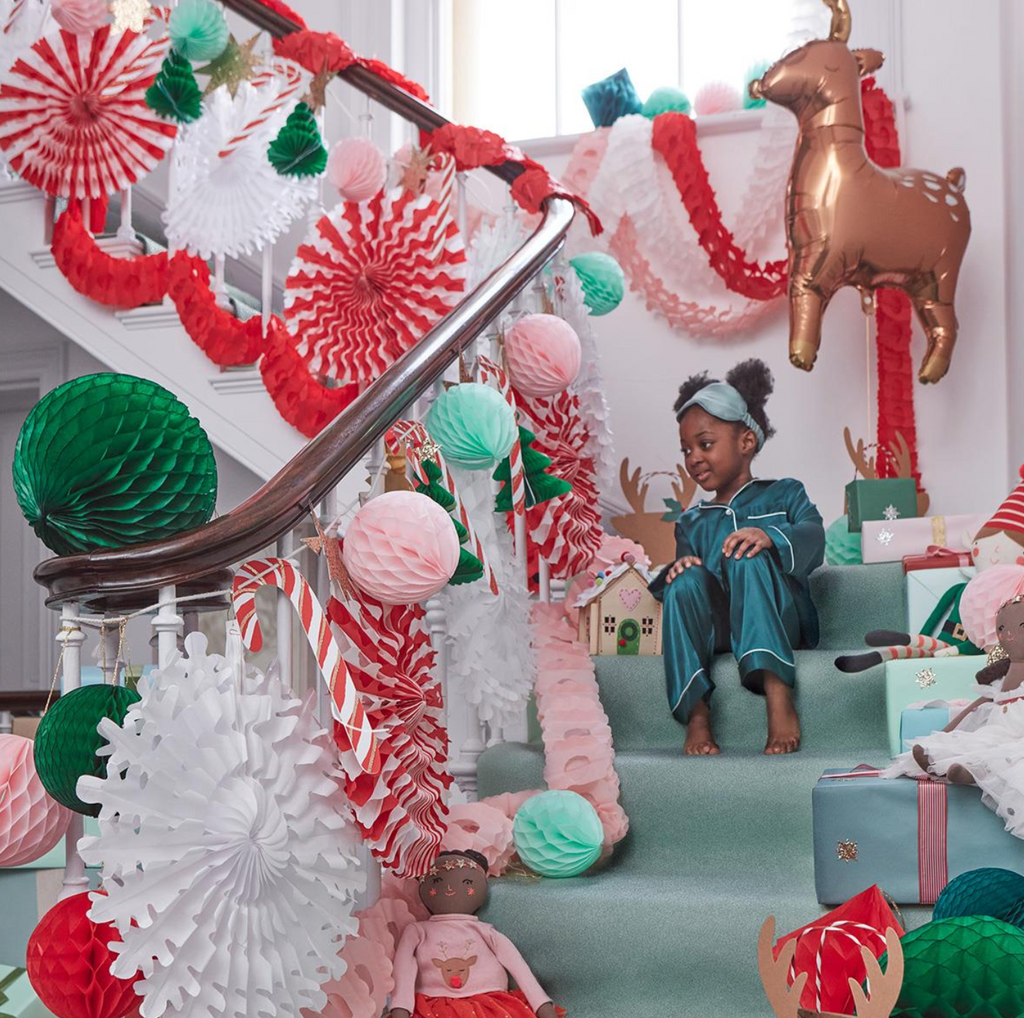 Festive Honeycomb Garland - Pink/Red & White