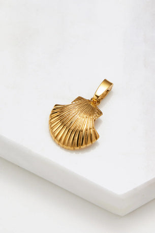 Large Shell Charm - Gold