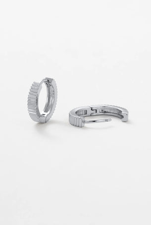 Willow Huggie - Silver