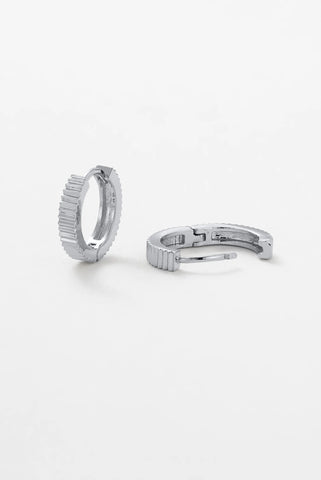 Willow Huggie - Silver